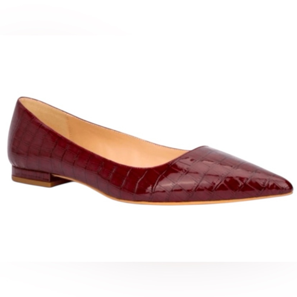 Fashion To Figure Women’s 10 Wide Pointed Toe Slip On Ballet Flats Croc Burgundy